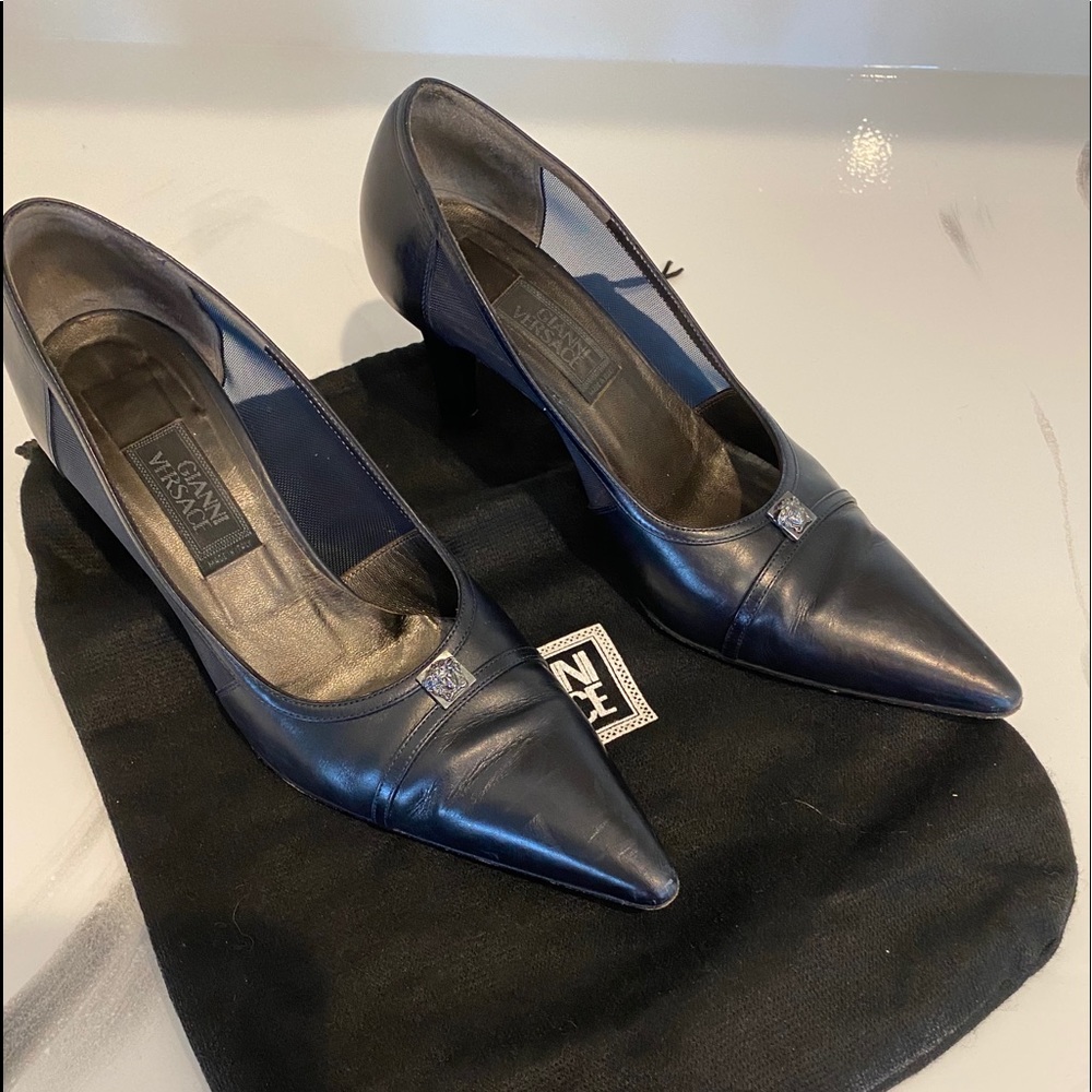 Gianni Versace Dark blue leather pumps mesh